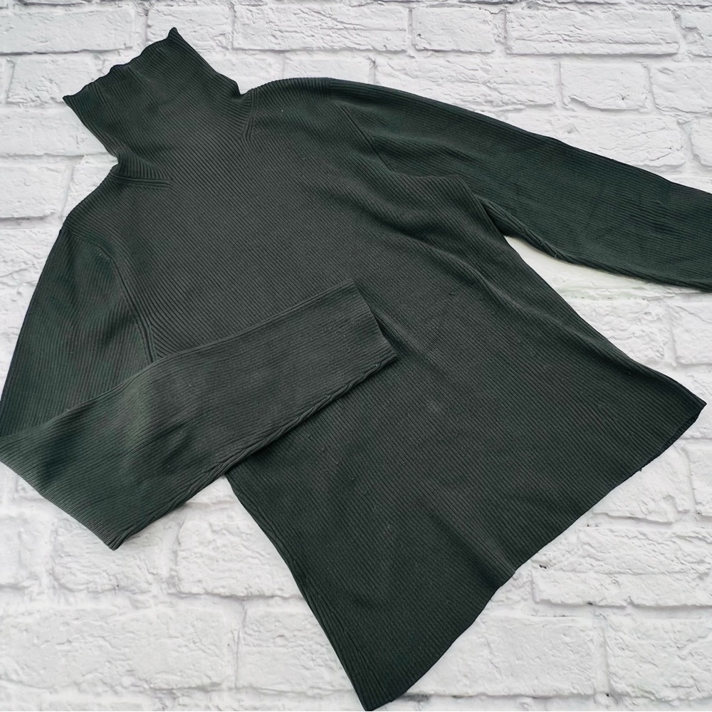 Canvasbacks Forest Green Turtleneck Sweater Size Medium Silk Blend Fine Knit